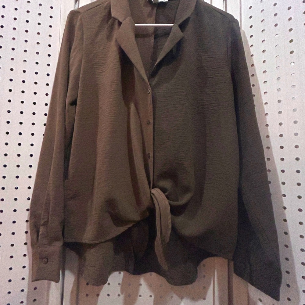 SHE+SKY Knitted Textured Button Front Shirt Olive Green Twist Front Size‎ S